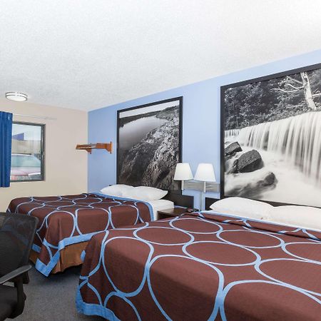 Super 8 By Wyndham Manhattan Ks Exterior foto